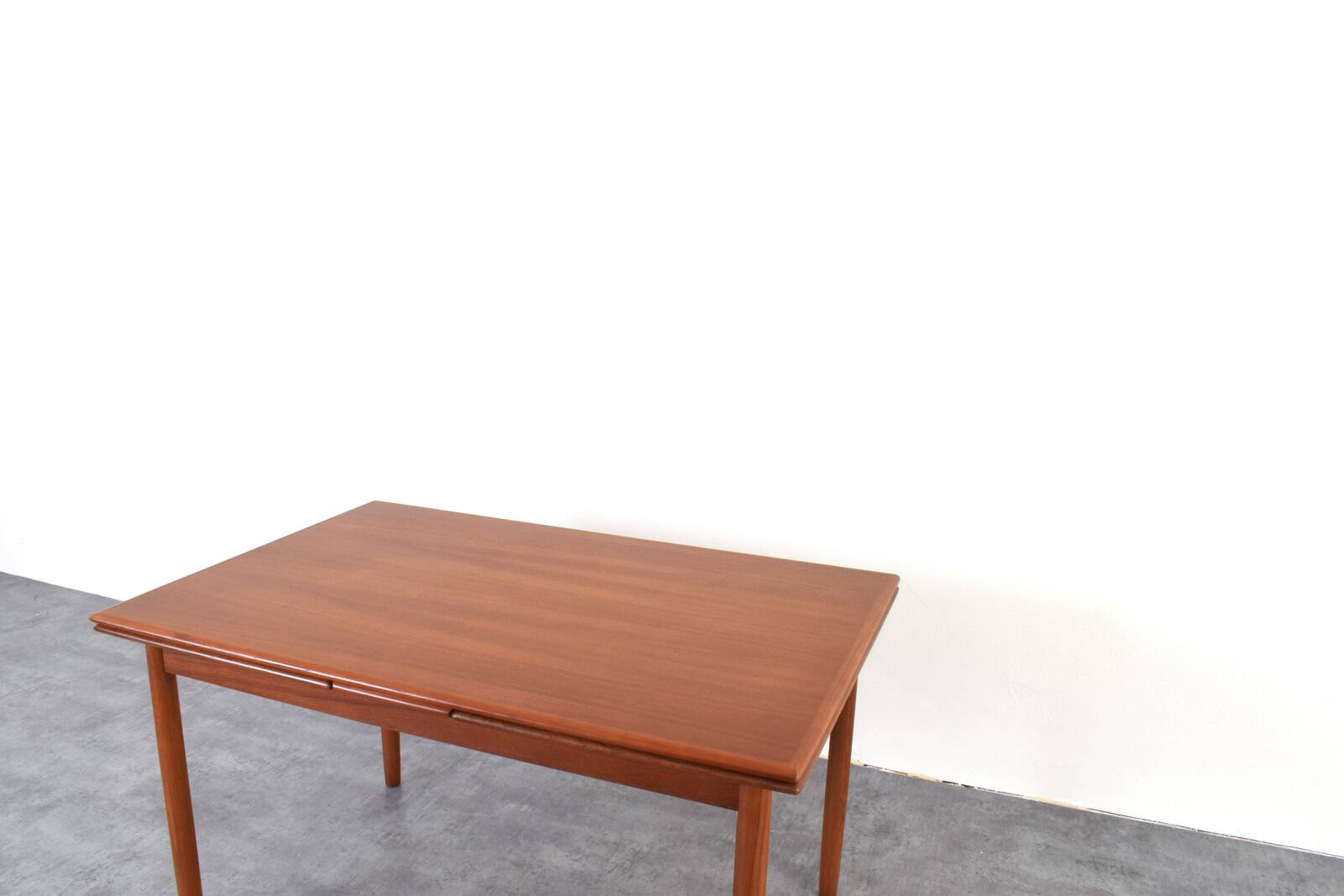 Table de salle à manger extensible en teck danois, style milieu du XXe siècle, années 1960.