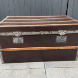 Splendid trunk from the end of the 19th century, old leather look, completely renovated
