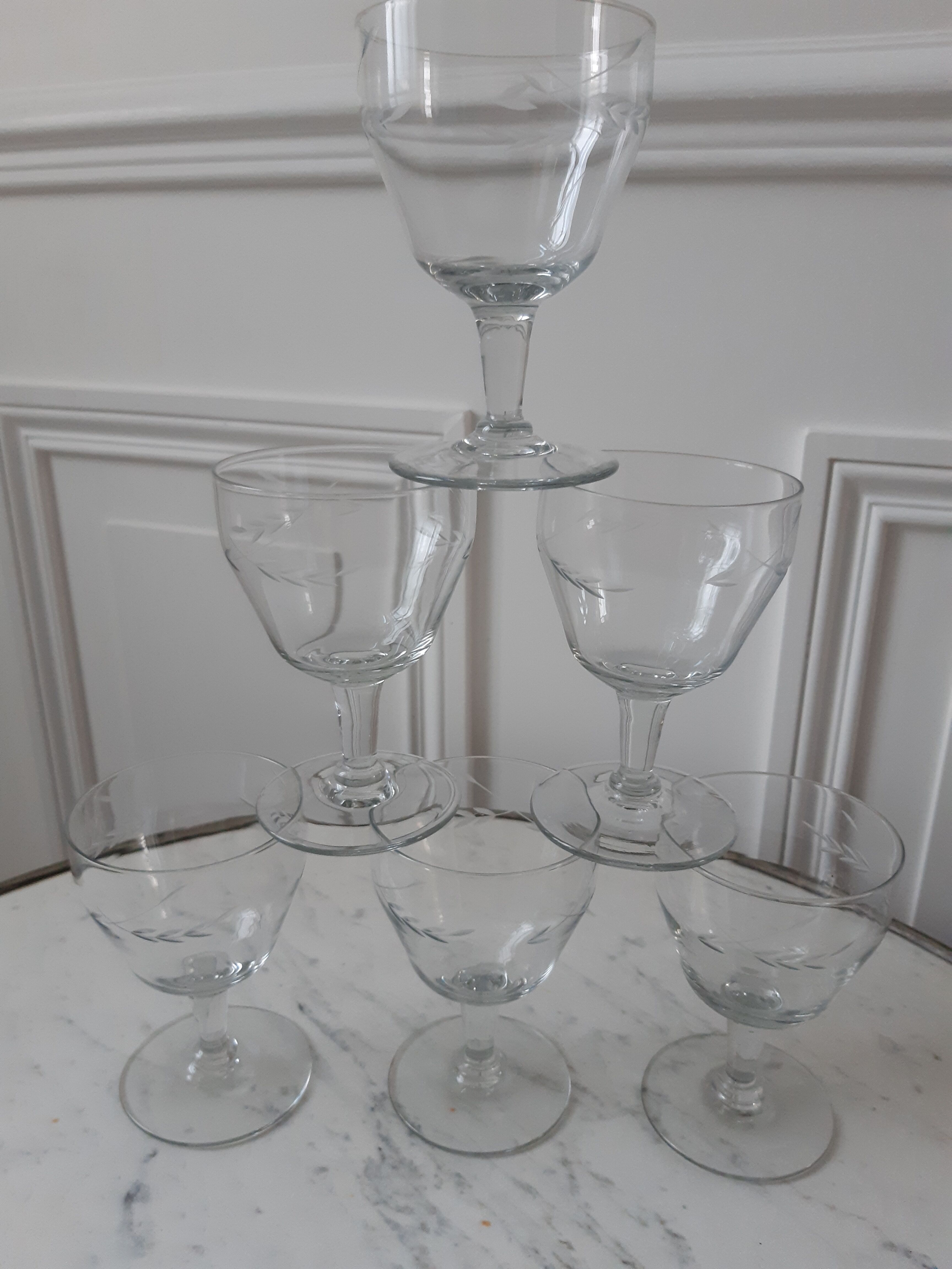 Set of 6 crystal wine glasses engraved years 20-30