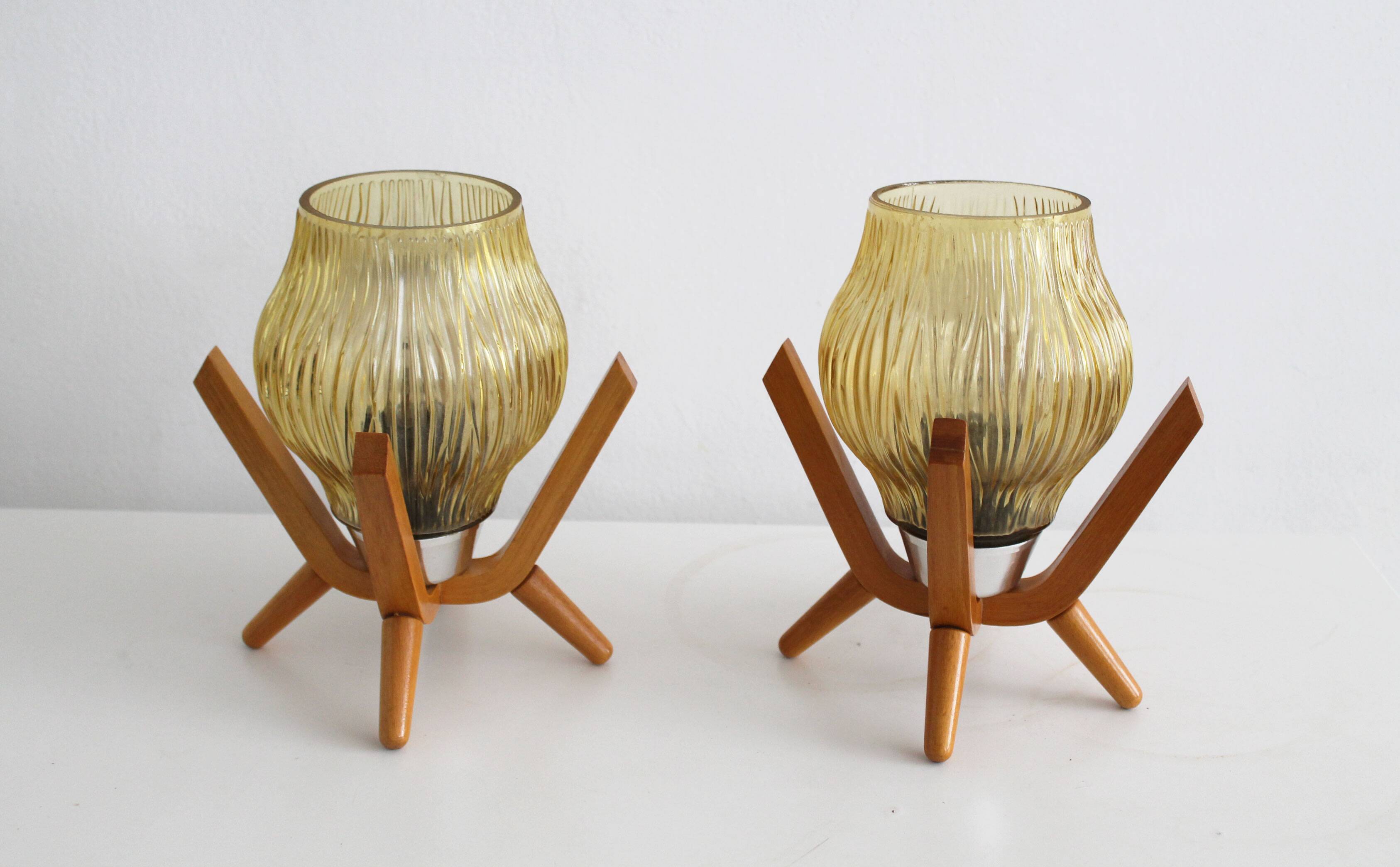 Paire de lampes de chevet vintage des années 1970 par Drevo Humpolec