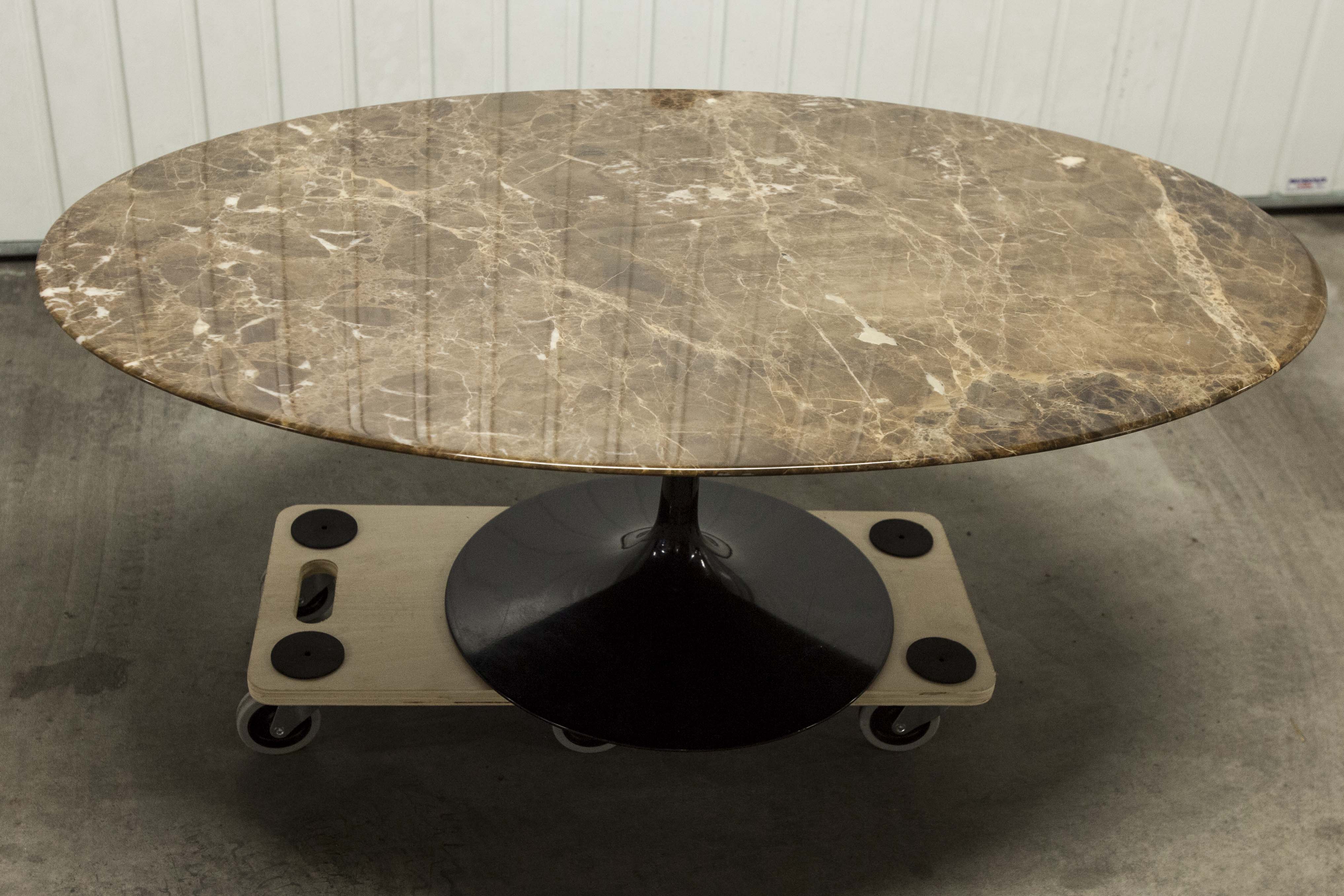 Oval coffee table by Eero Saarinen for Knoll