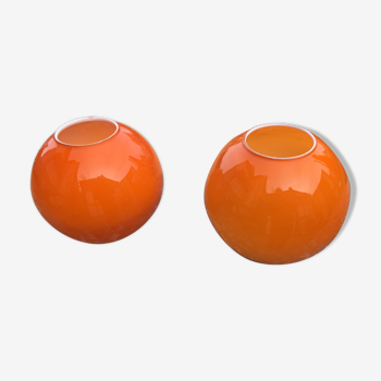 Deux globes suspension opaline orange,  diamètre 30 cm