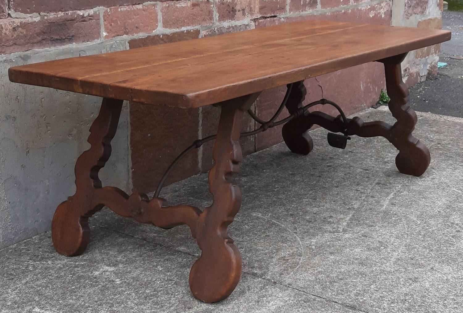 Spanish table with oak lyre legs (19th century)