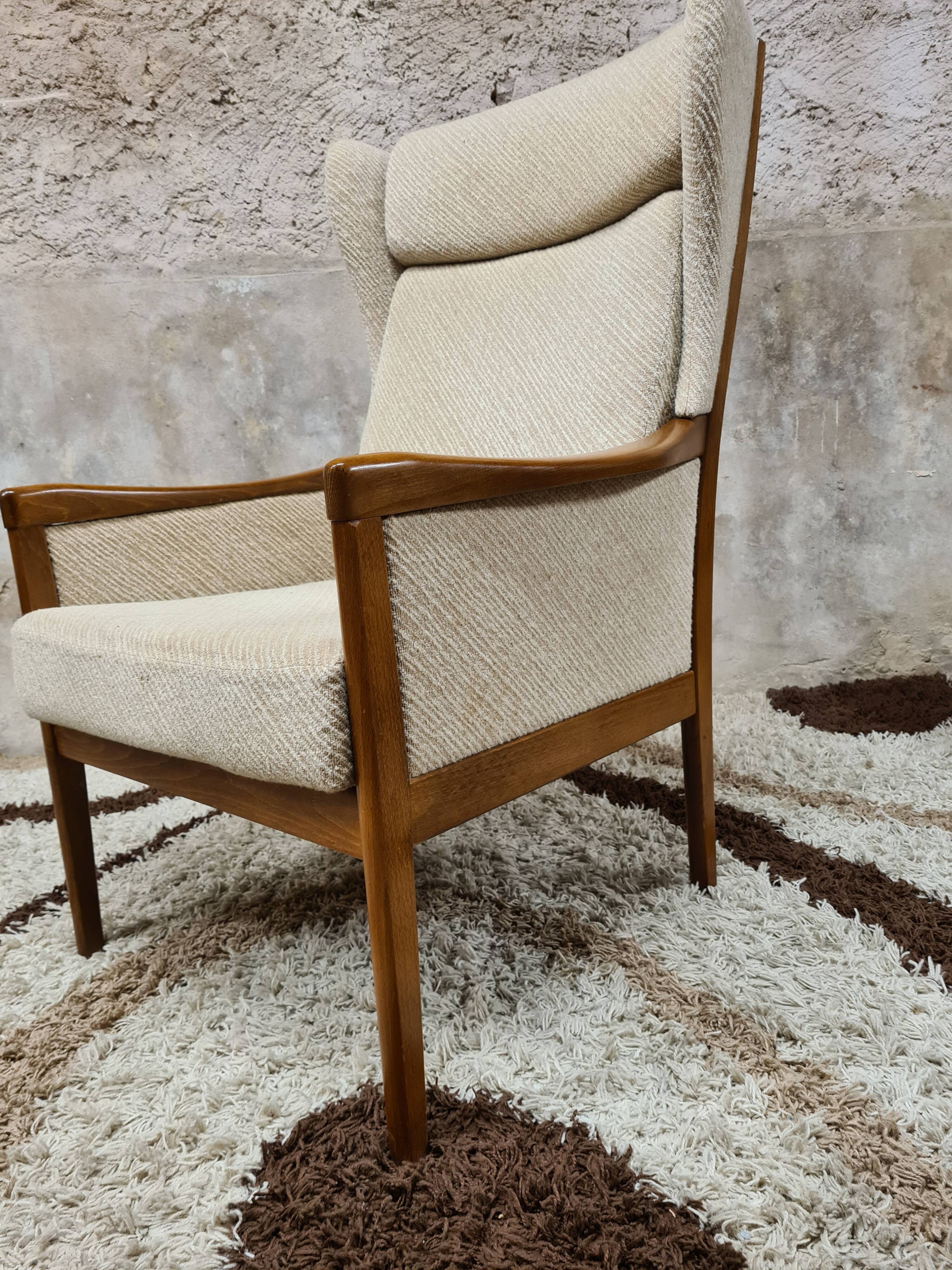 Vintage 1960 ear armchair