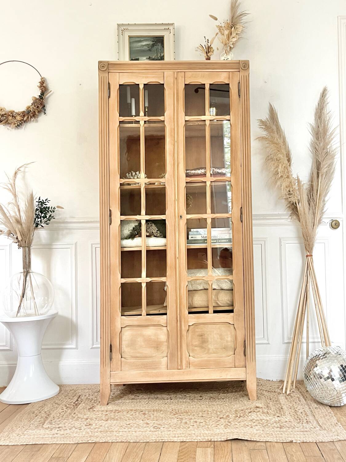 Armoire vitrée parisienne
