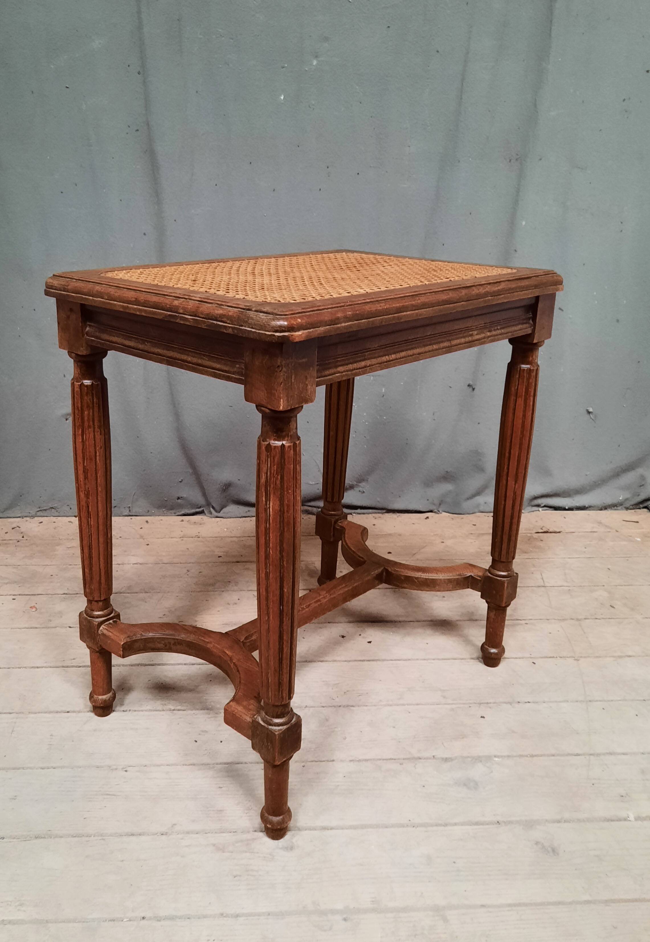 Canned stool Louis XVI style