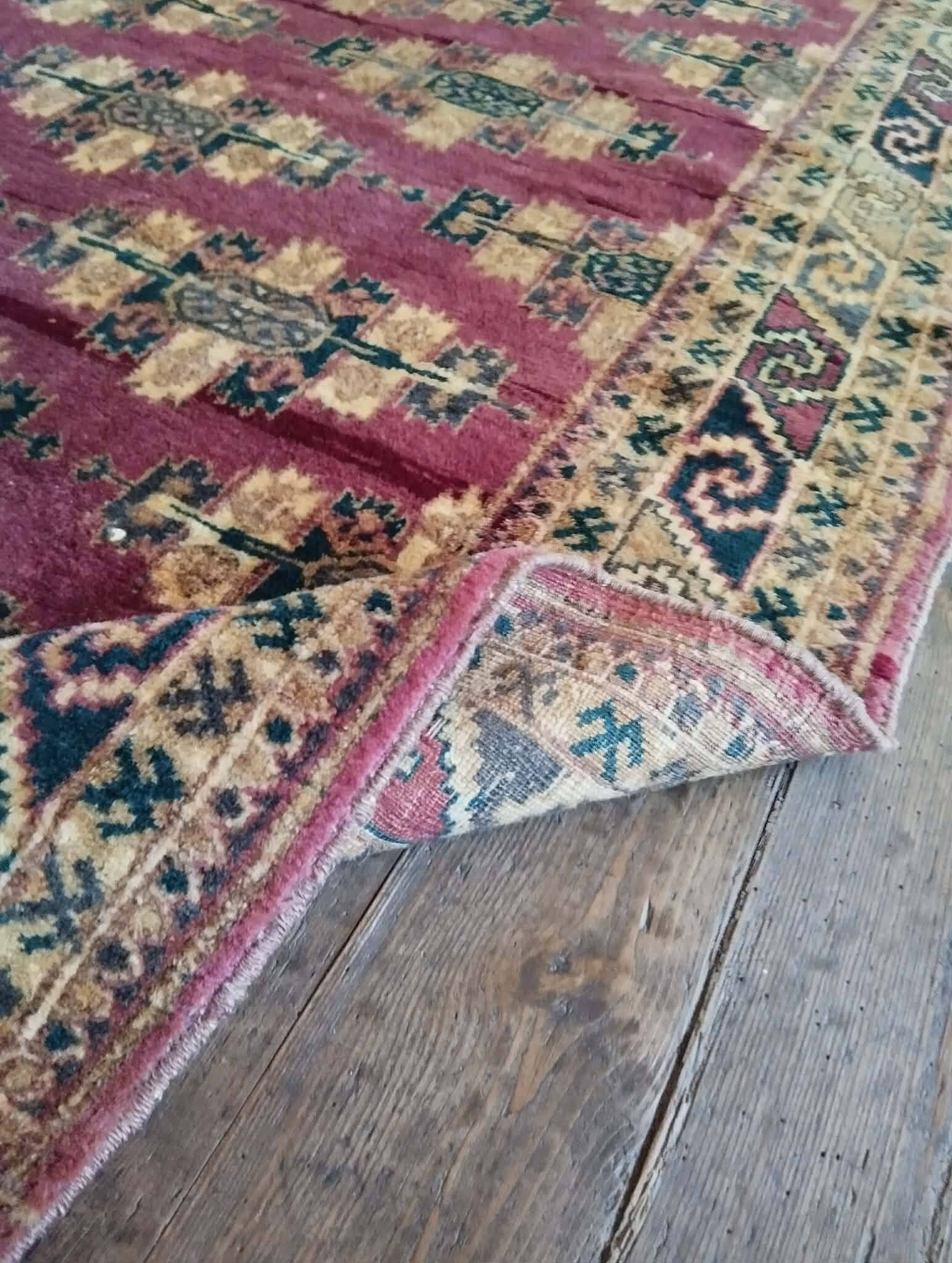 Handmade Turkmen Bukhara carpet 172x110cm
