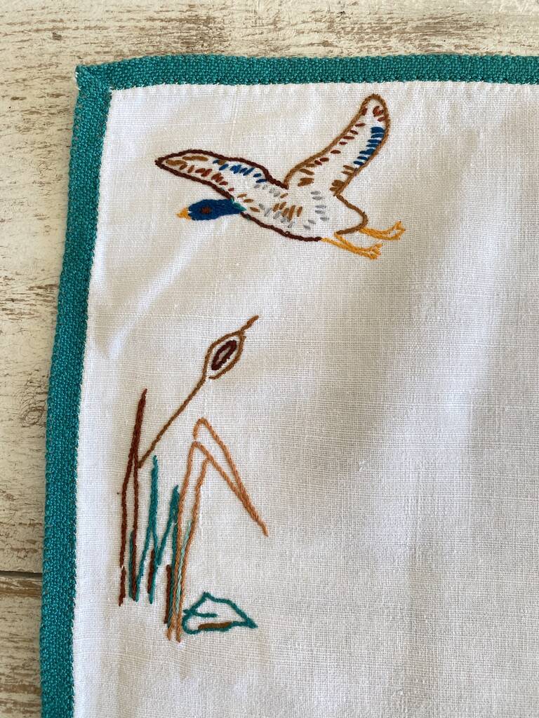 Hand embroidered and braided placemats "les colverts" - Métis - 32x50 cm