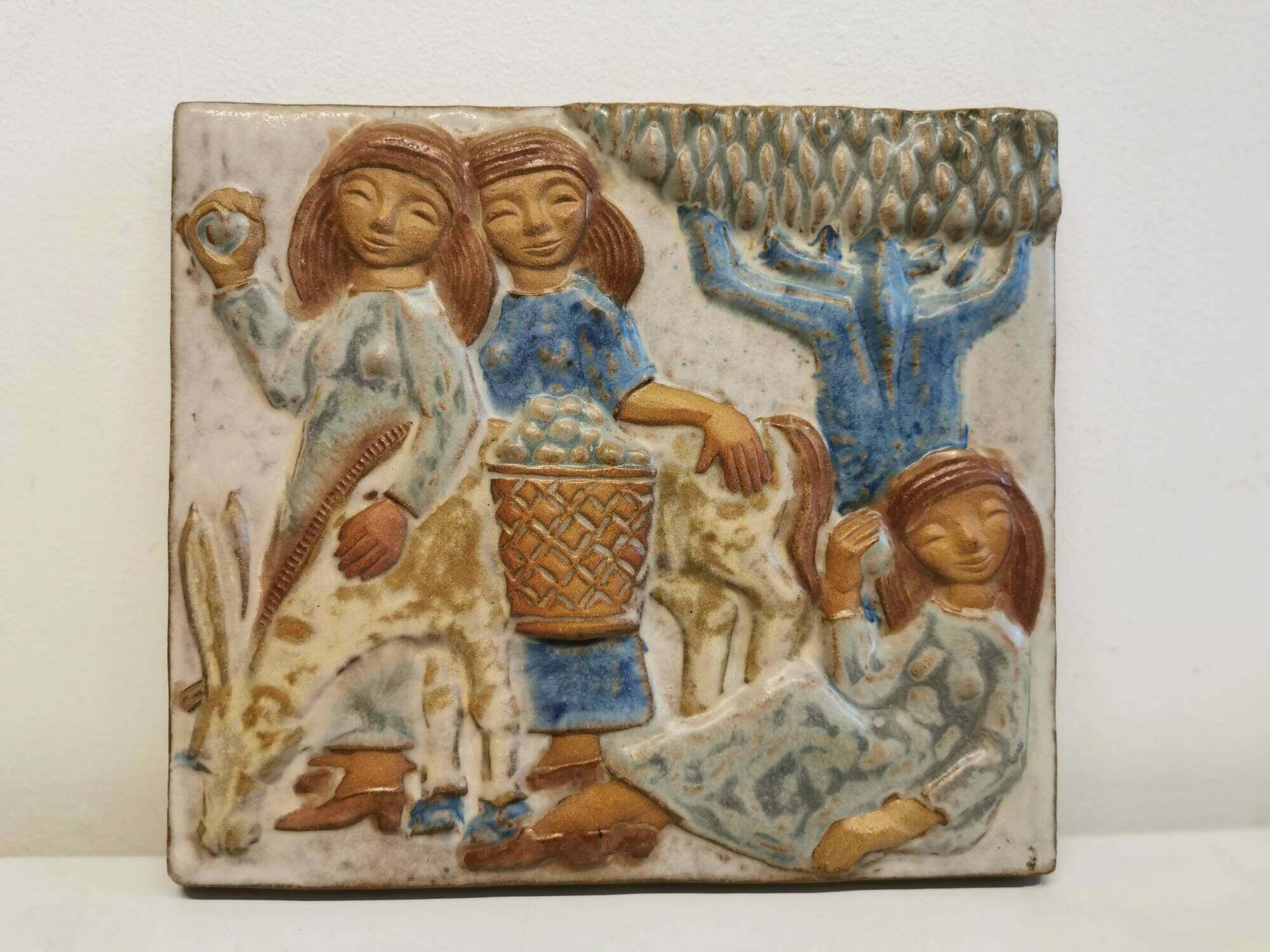 Relief, from Danish Michael Andersen Bornholm (Brand the 3 fish), designed by Marianne Starck (MS)