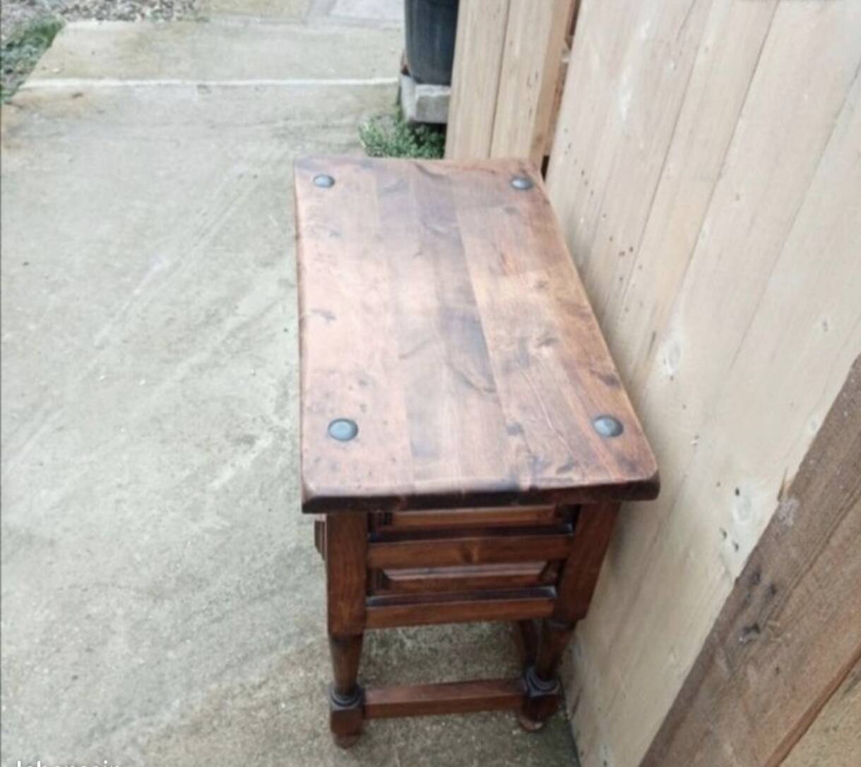 Table de chevet/Meuble d'appoint en bois massif