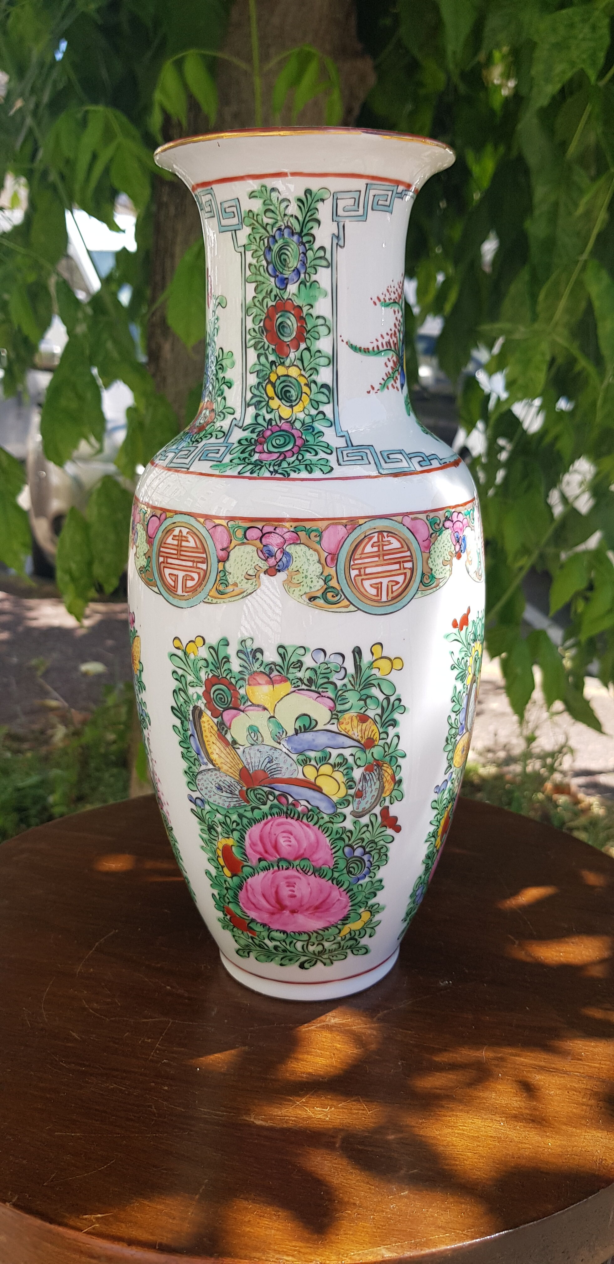Porcelain Chinese vase