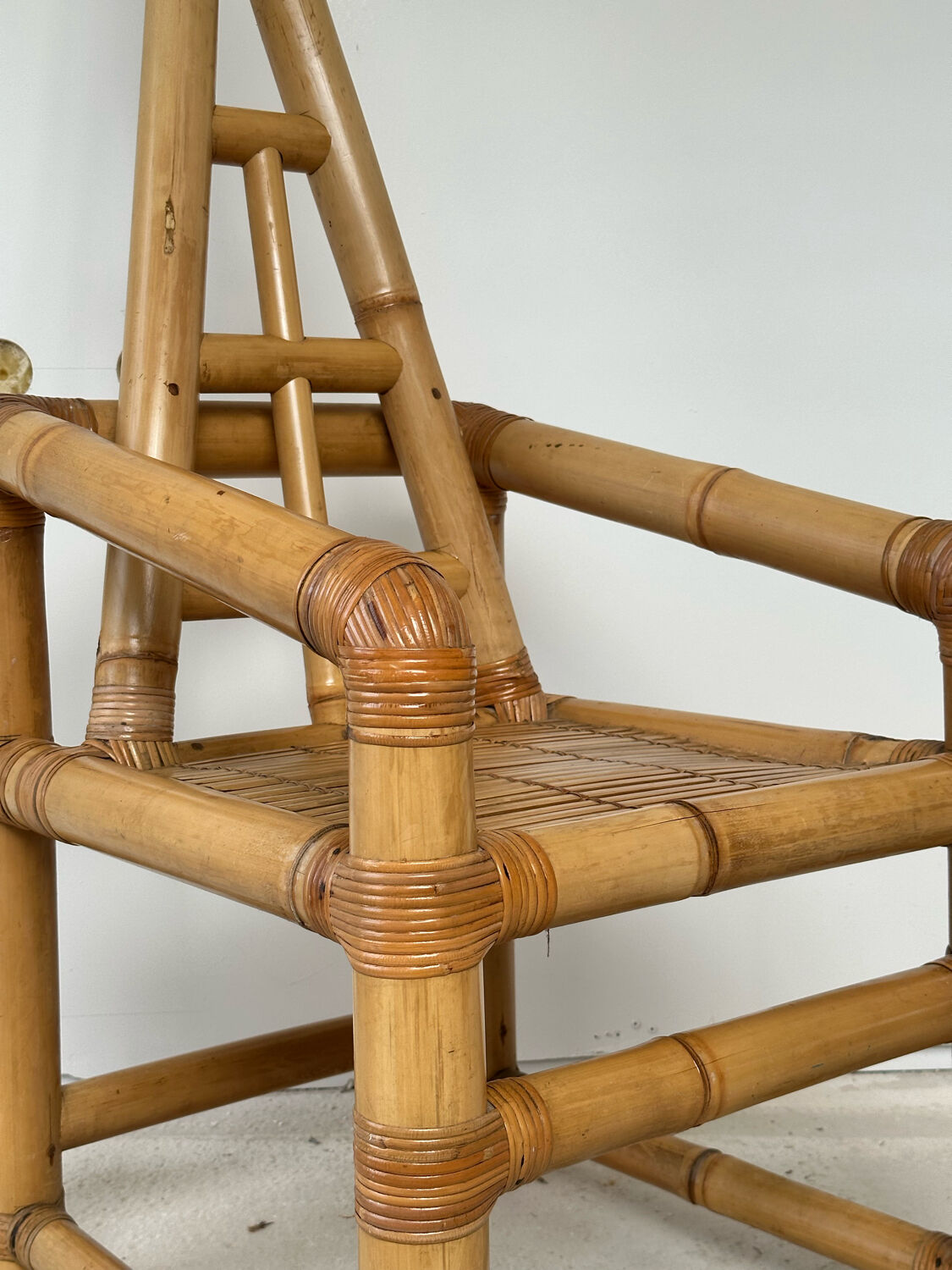 Fauteuil trône en bambou des années 70