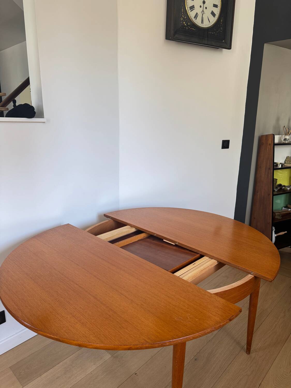 Scandinavian round table with compass legs