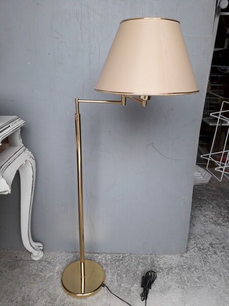 1980s gold metal lamppost