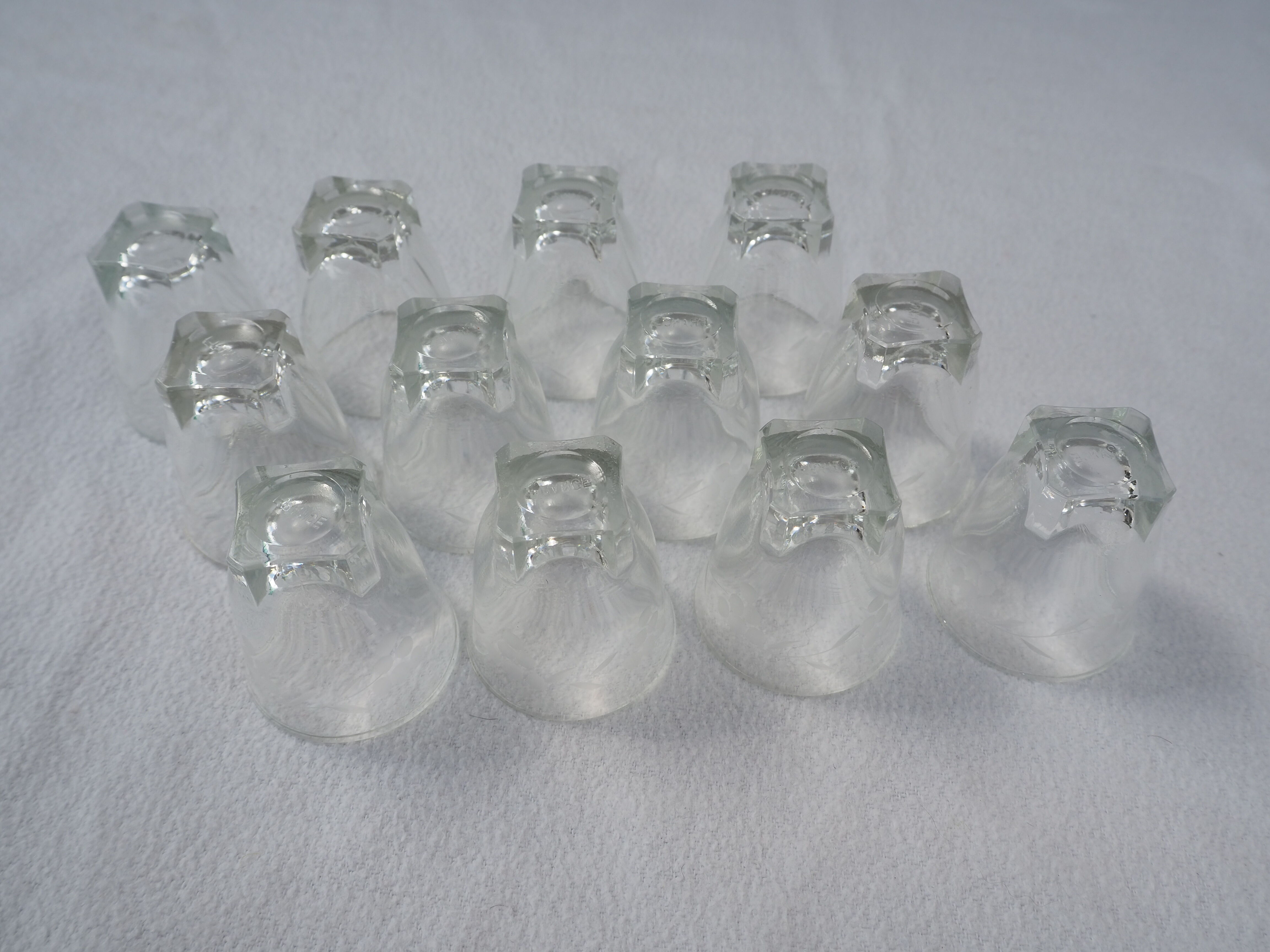 12 engraved liqueur glasses – from the 1960s-1970s