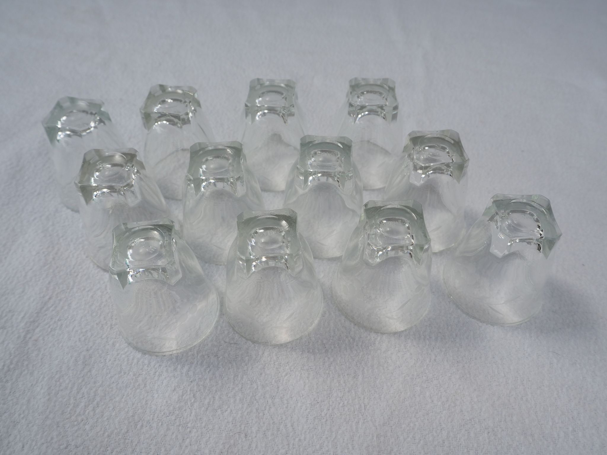 12 engraved liqueur glasses – from the 1960s-1970s
