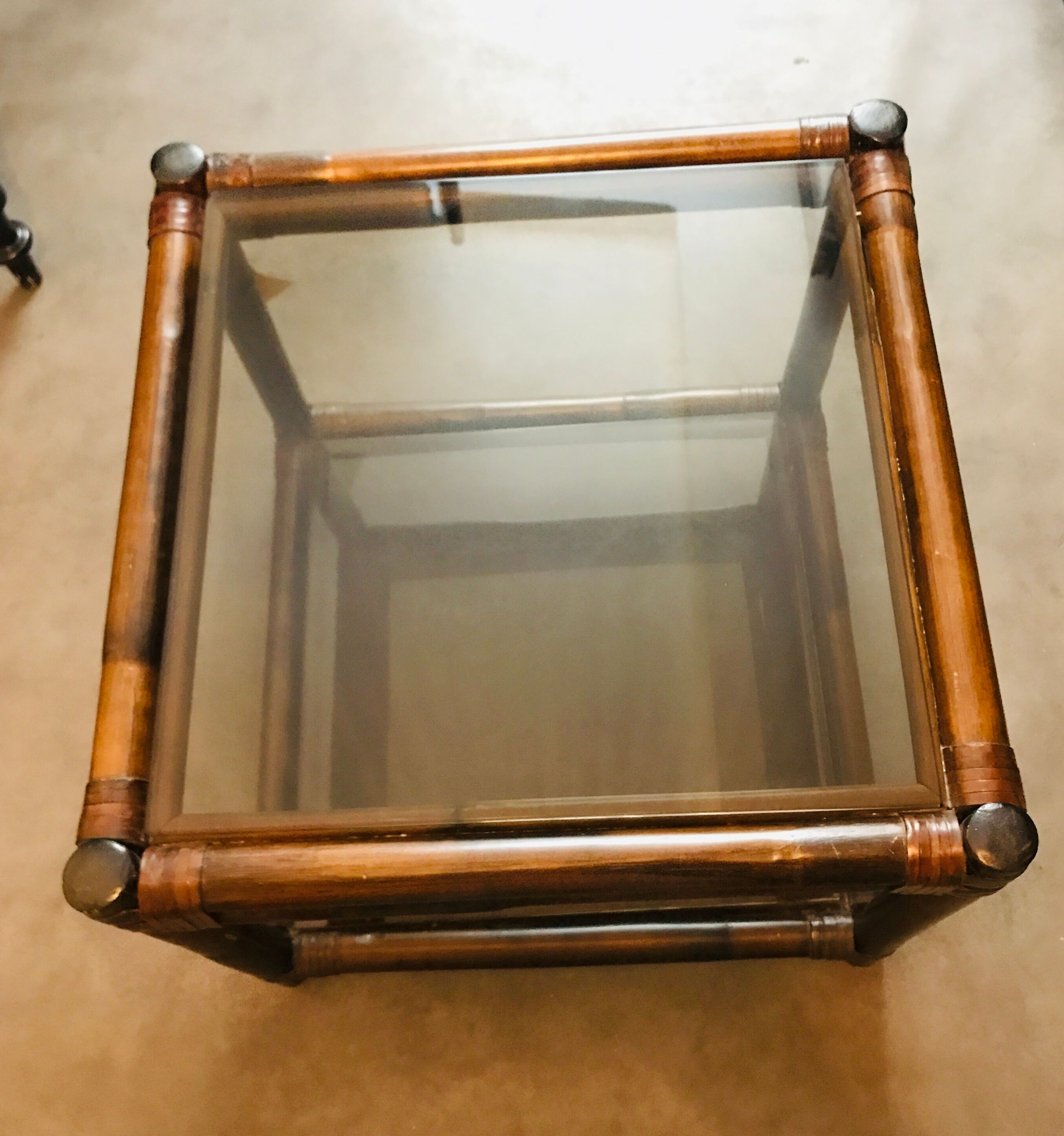 Table basse bambou et plateaux verre fumé