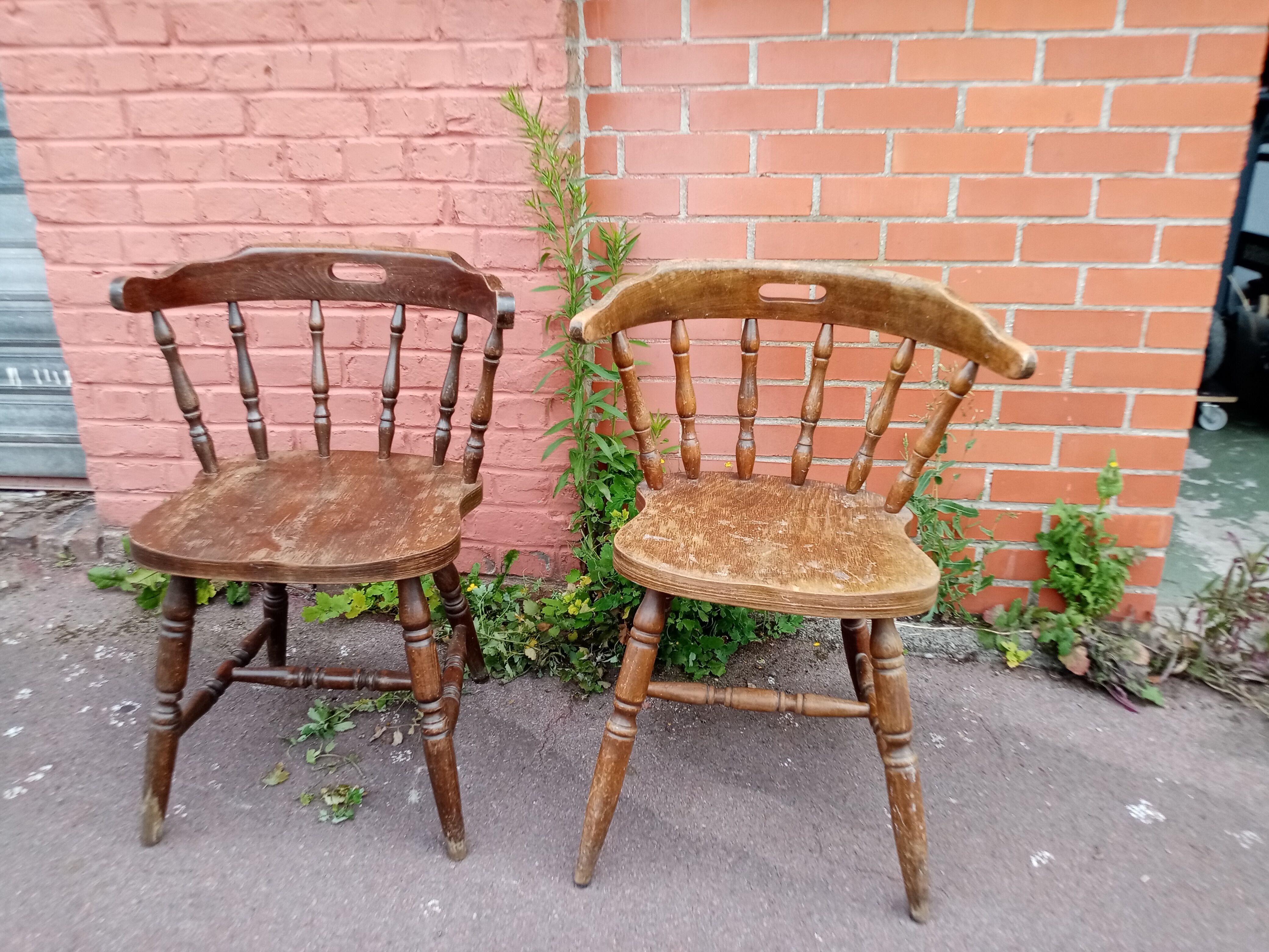 Western chair varnished wood