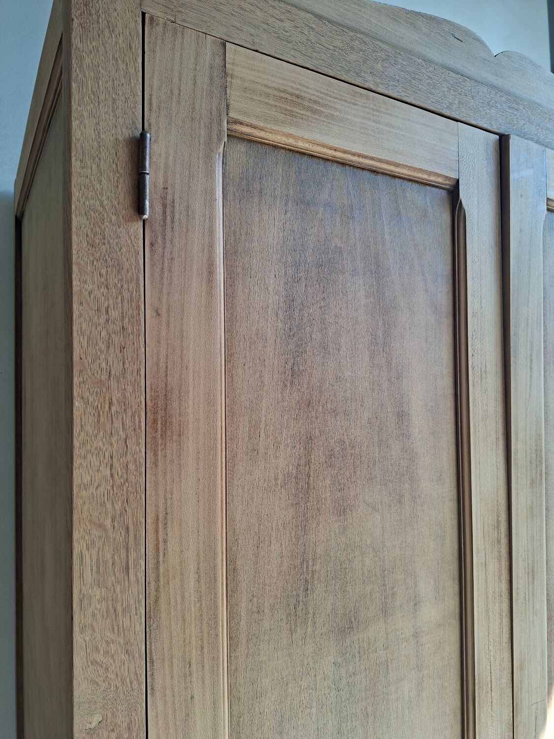 Parisian wardrobe in solid beech wood