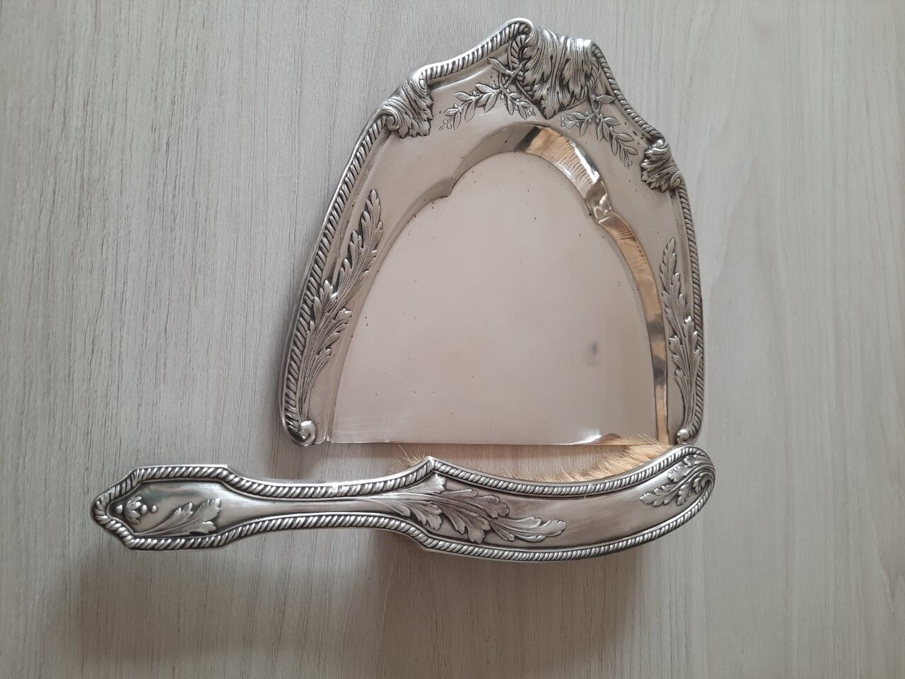 Silver metal crumb