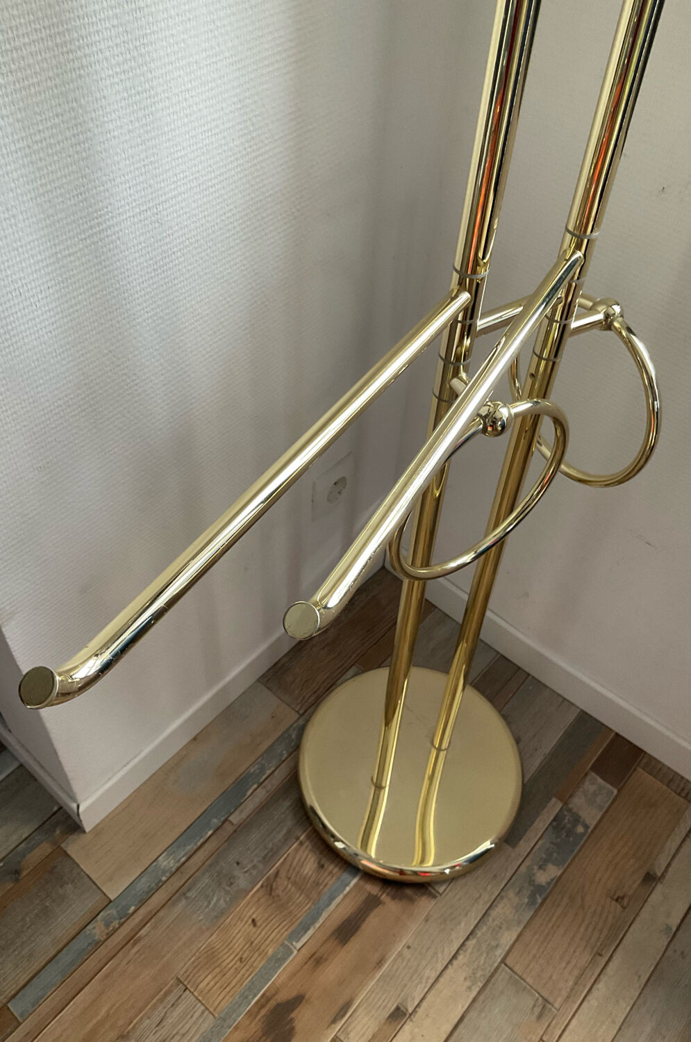 Italian towel rack in gilded metal from the 70s