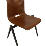 Stackable school Chair S22 de Pagholz Galvanitas