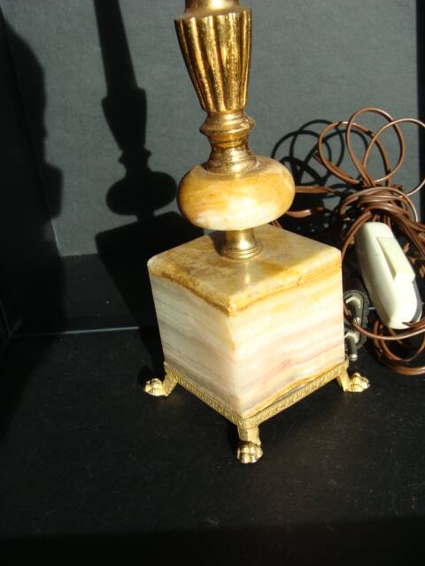 Vintage column lamp base / onyx