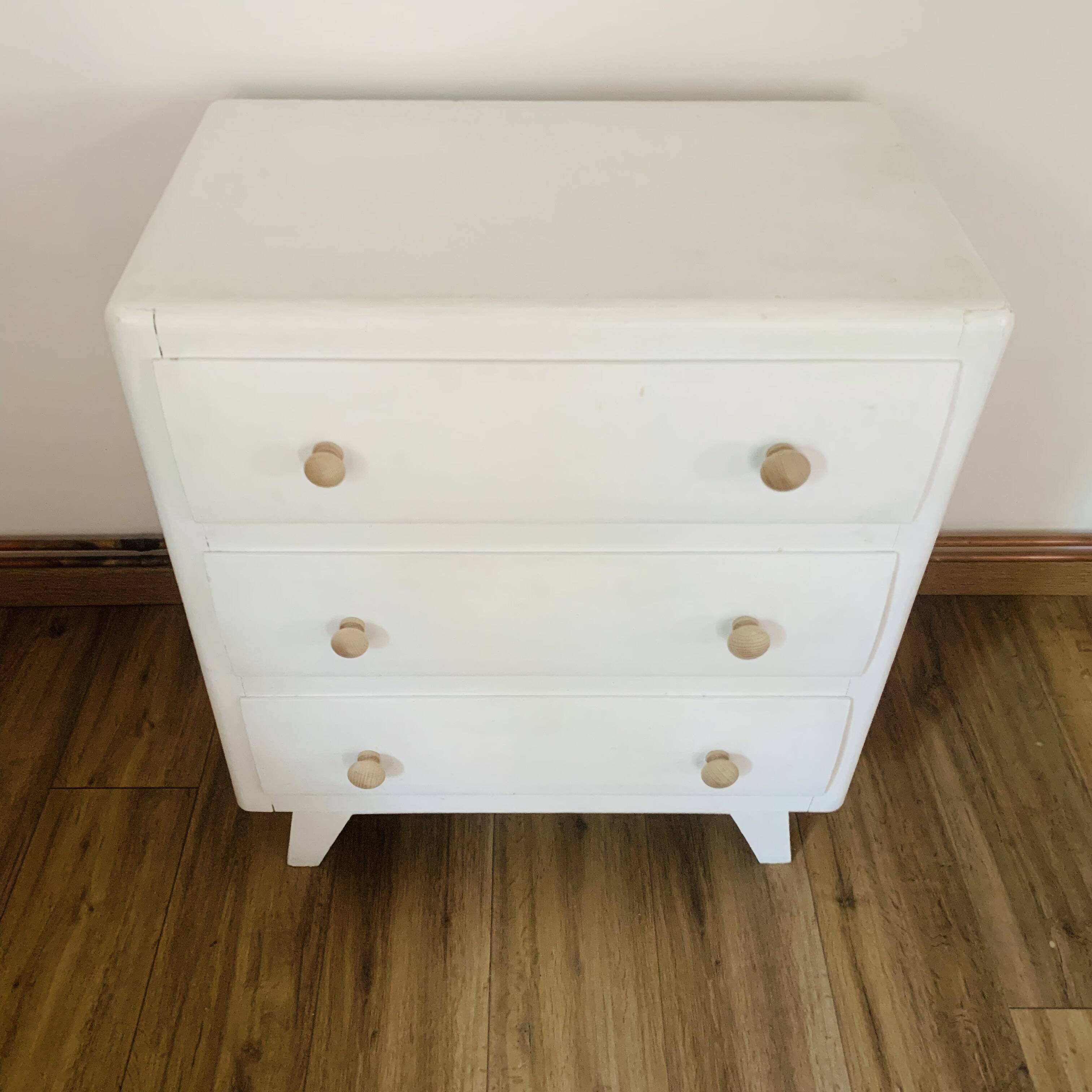 Vintage chest of drawers