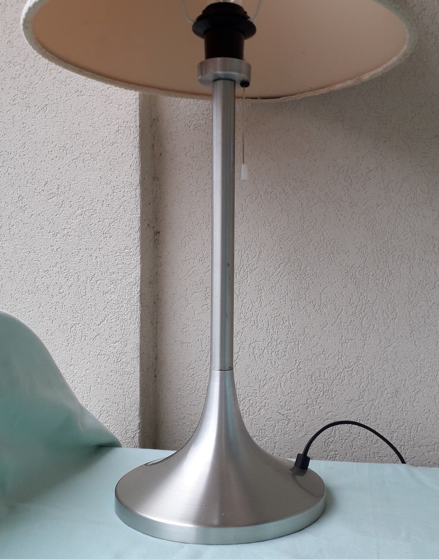 1970s tulip base lamp