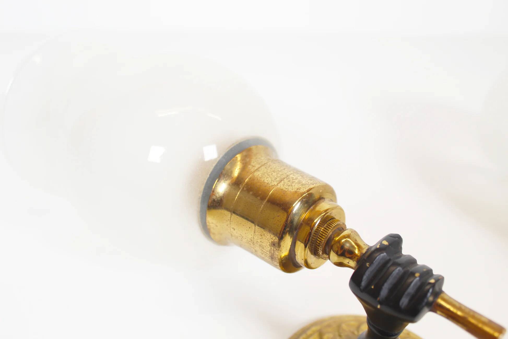 Paire de lampes murales 'torche' dans le style de Maison Jansen