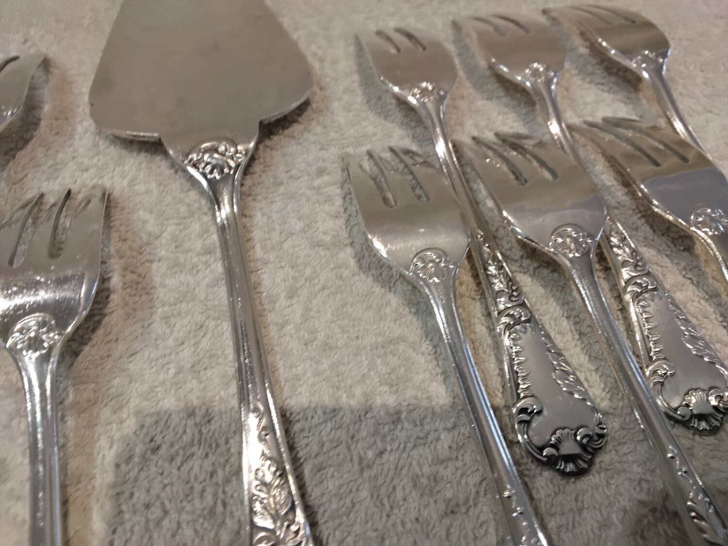 12 cake forks, pie server, silversmith Frionnet Dubarry