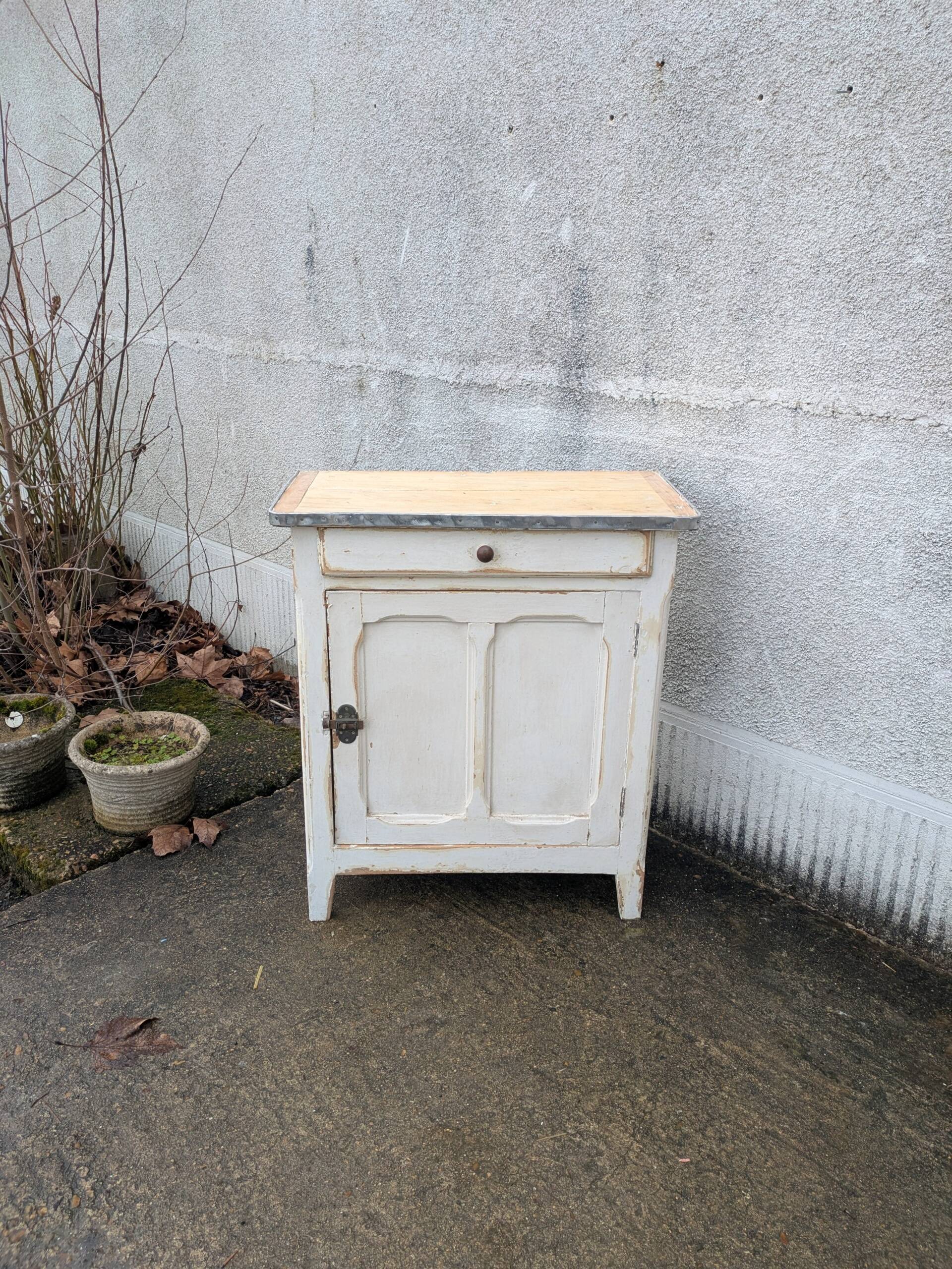 Little Parisian buffet