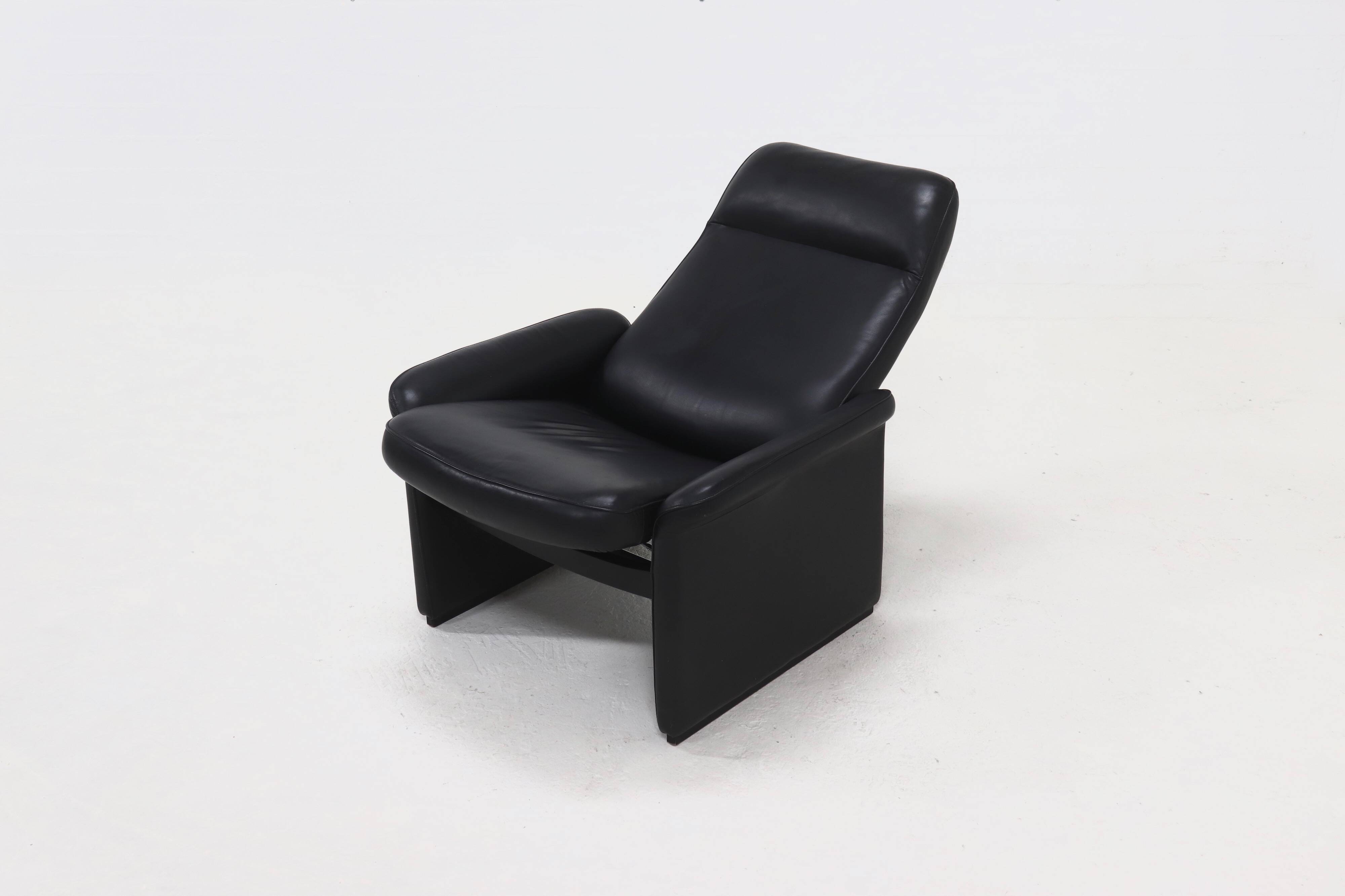 DS50 black leather lounge chair by De Sede Switzerland 1980s