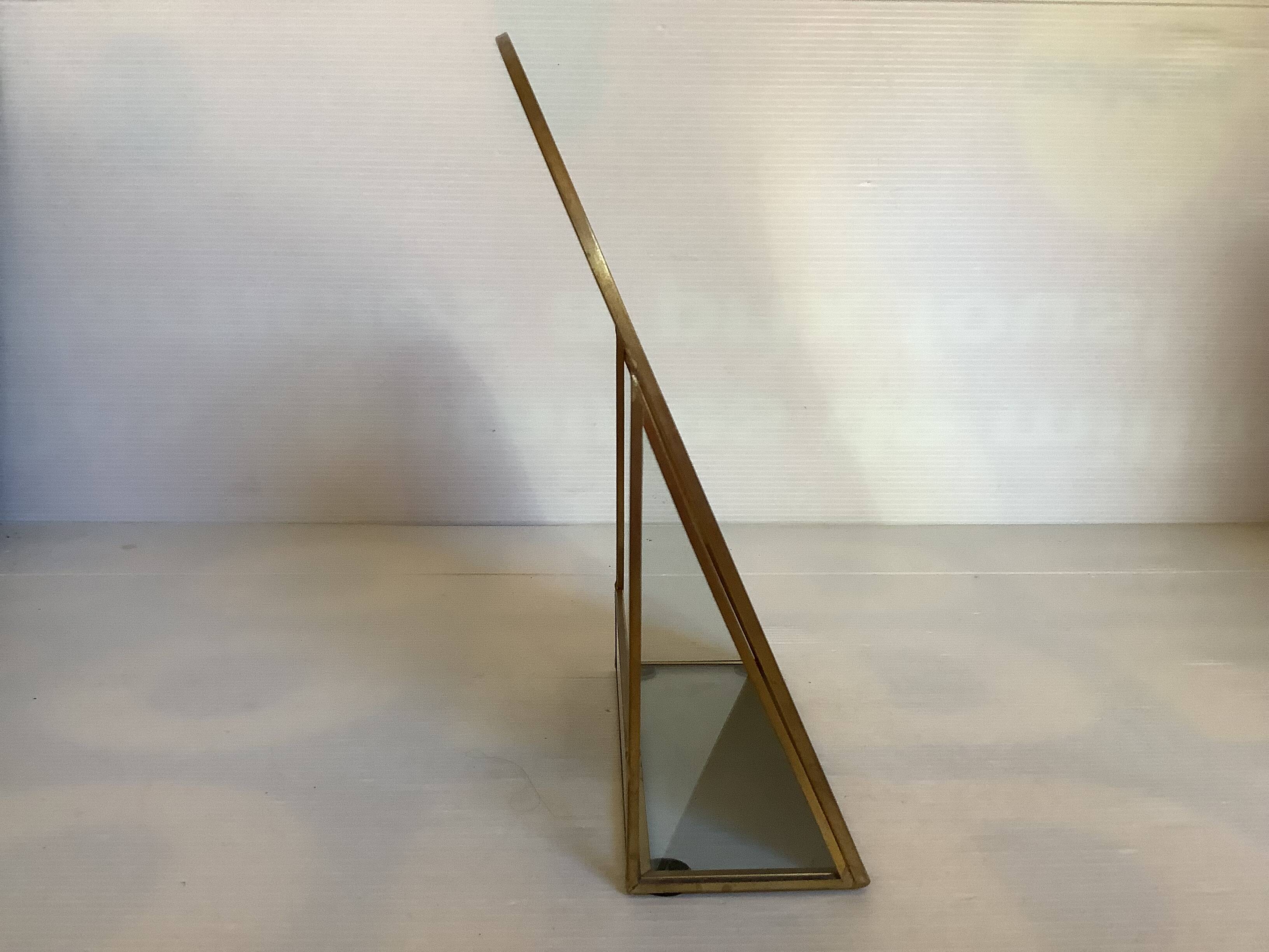 Petit miroir de table en laiton