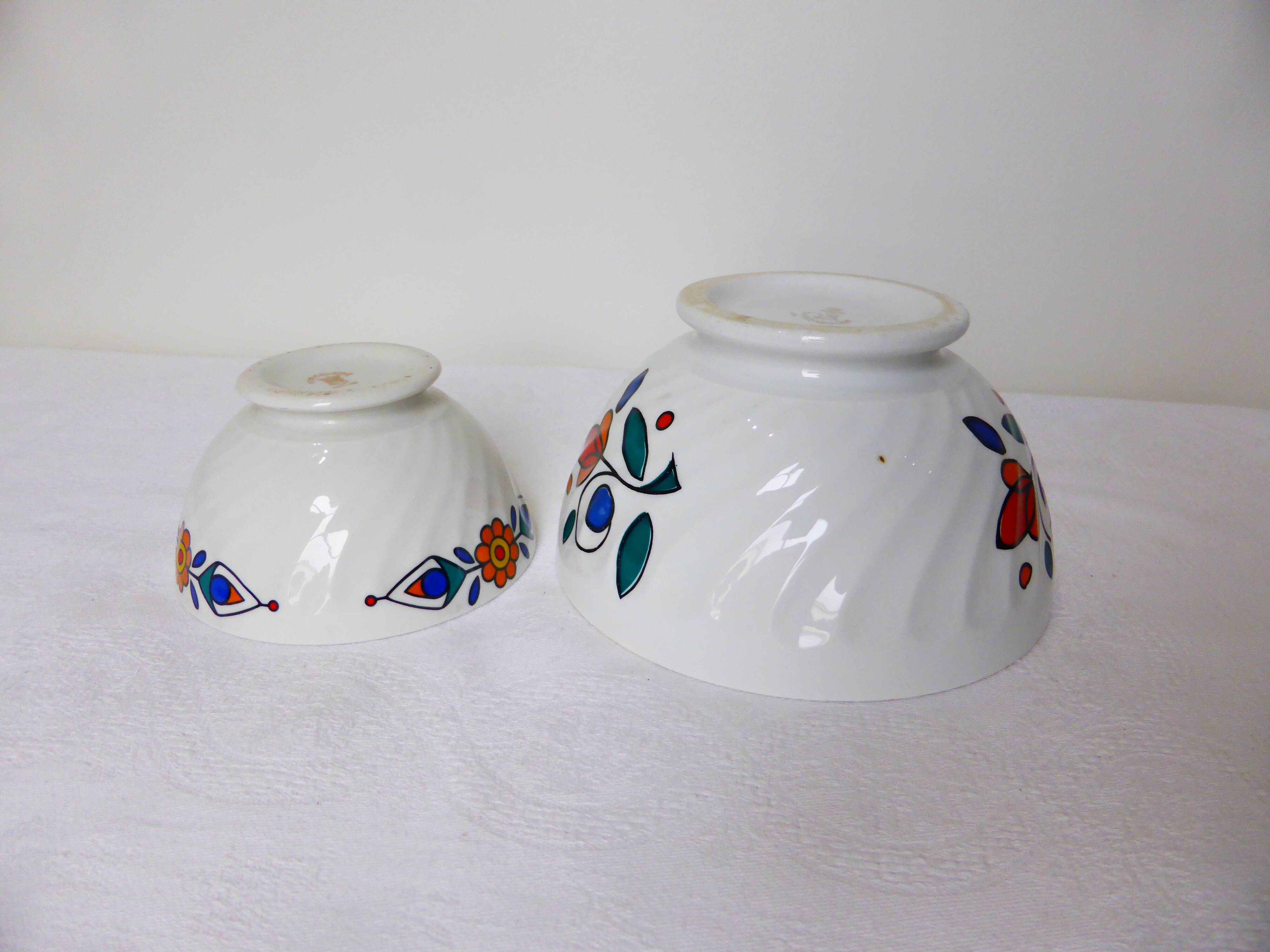 2 vintage Art Deco bowls 210104