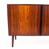 Commode en palissandre, conçue par Gunni Omann, Danemark, années 1960. D'après r