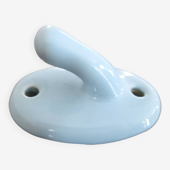 Patère art déco en porcelaine bleu pâle années 30 40