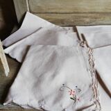 12 serviettes anciennes brodées