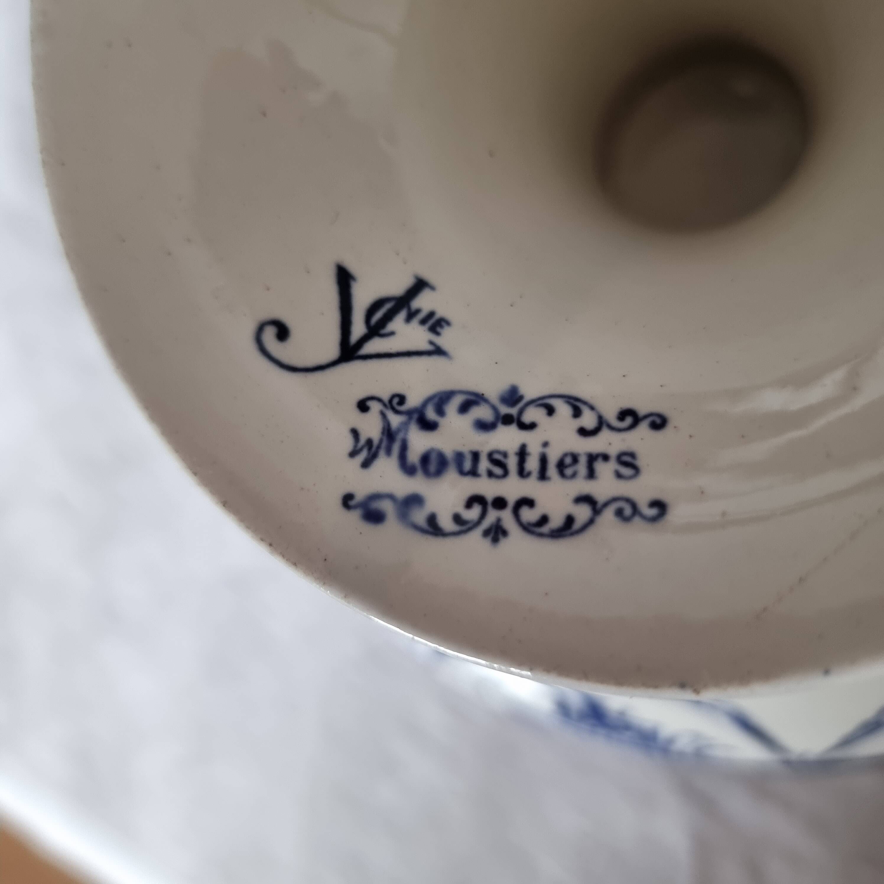 Old moustiers jules vieillard bourdeux compotier dish on base, late 19th century