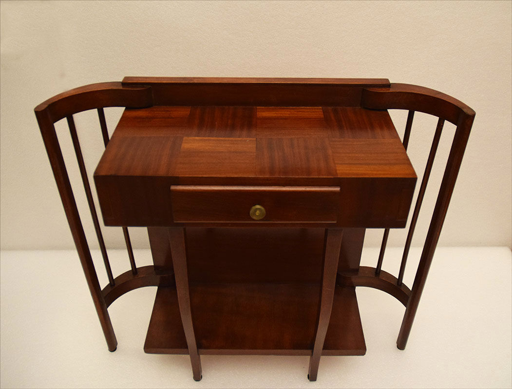 Console en bois de noyer courbé 1940