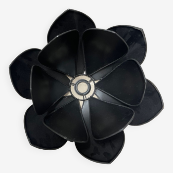 Black flower pendant lamp