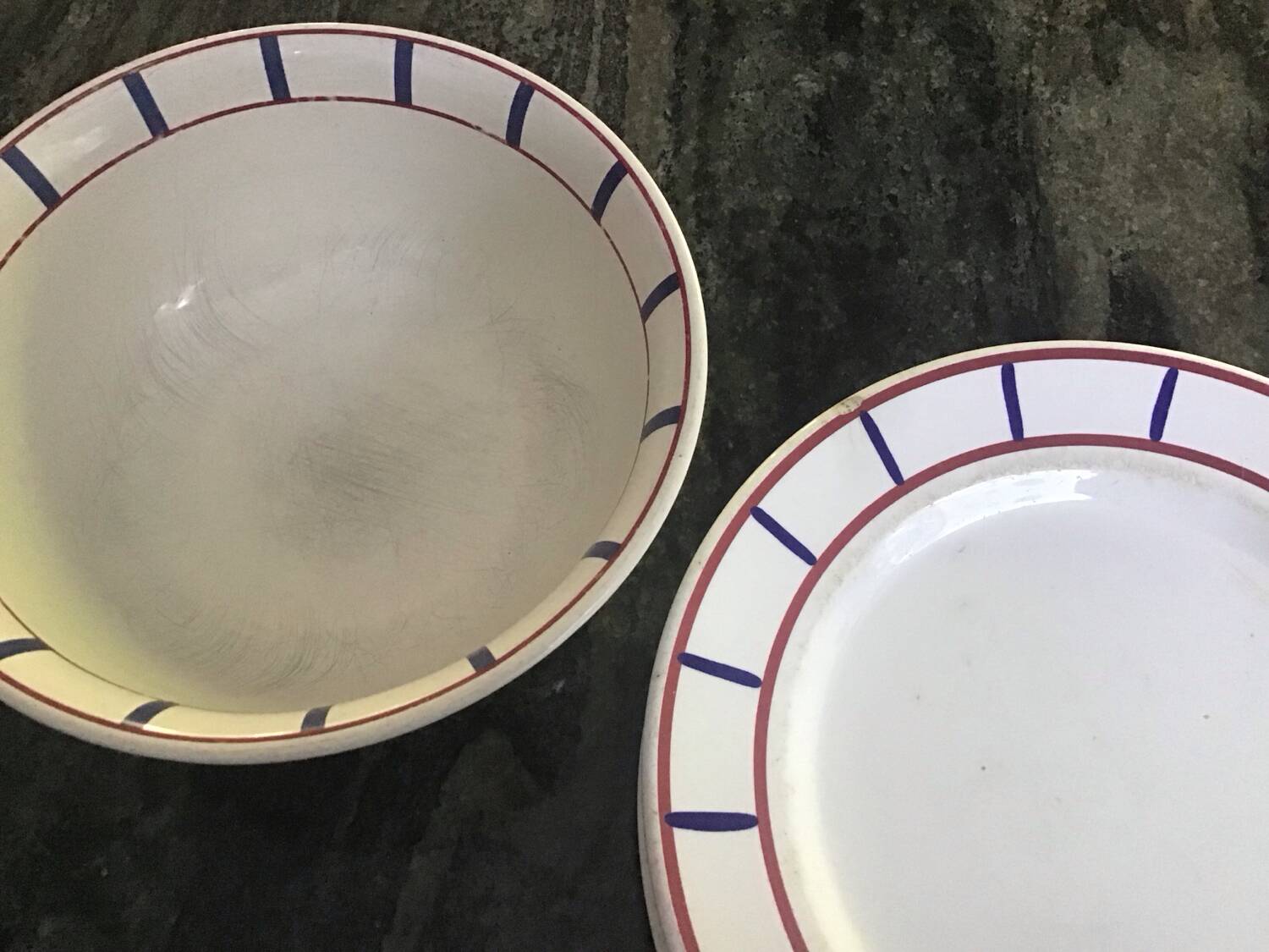 Basque decor plates and salad bowl