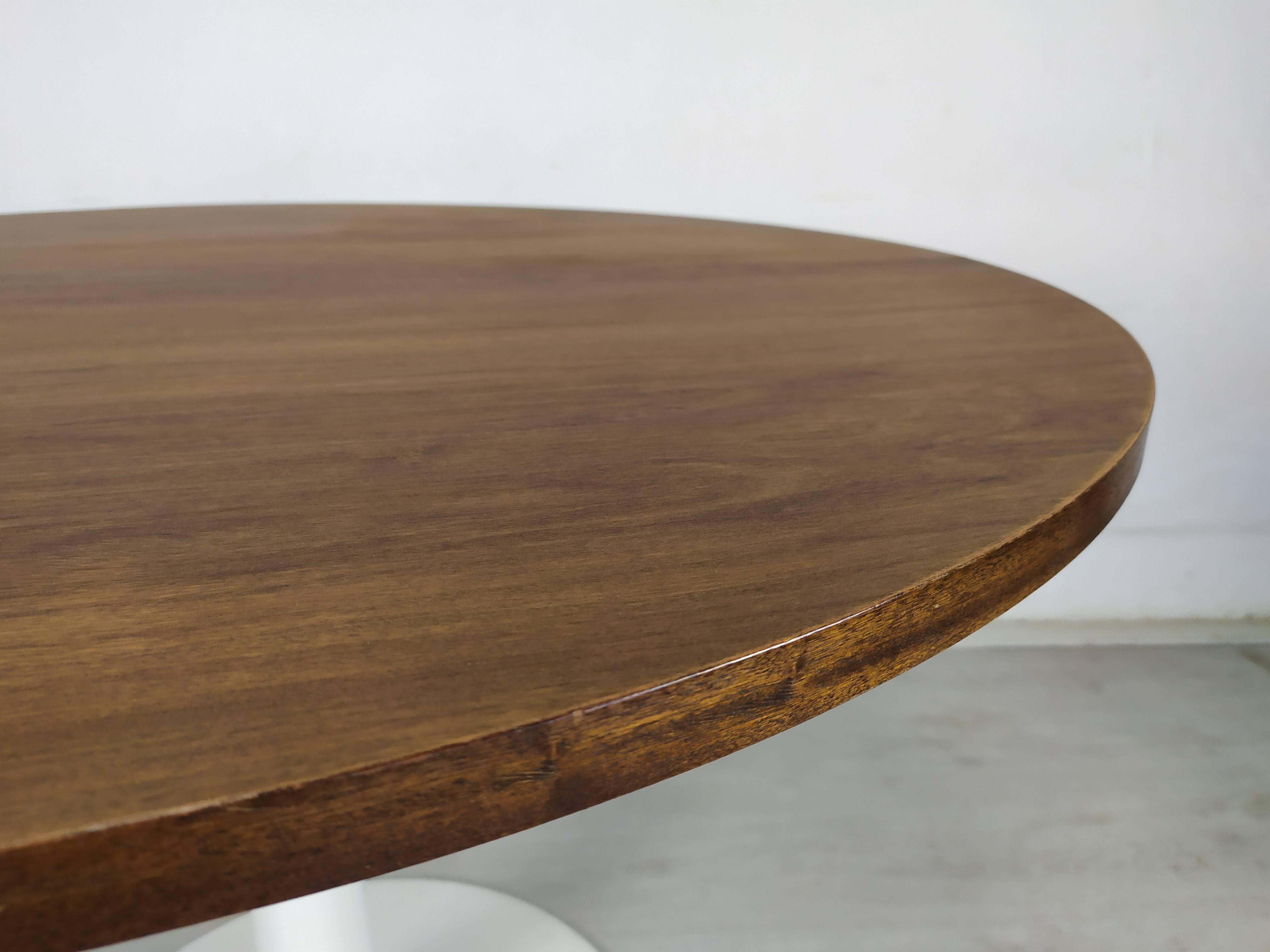 Vintage tulip foot system table