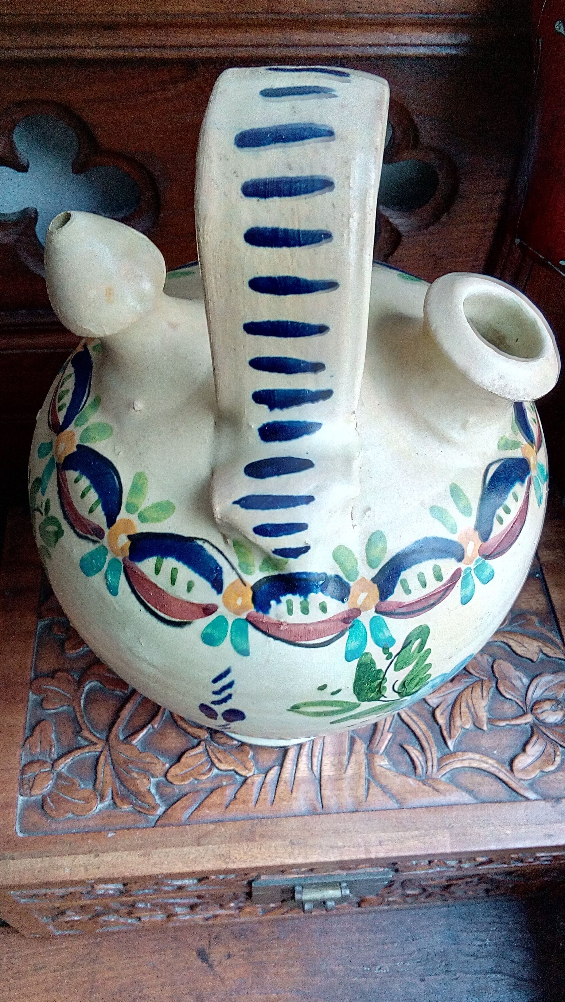 Flower jug gargoulette