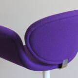 Pair of Little Tulip chairs by Pierre Paulin