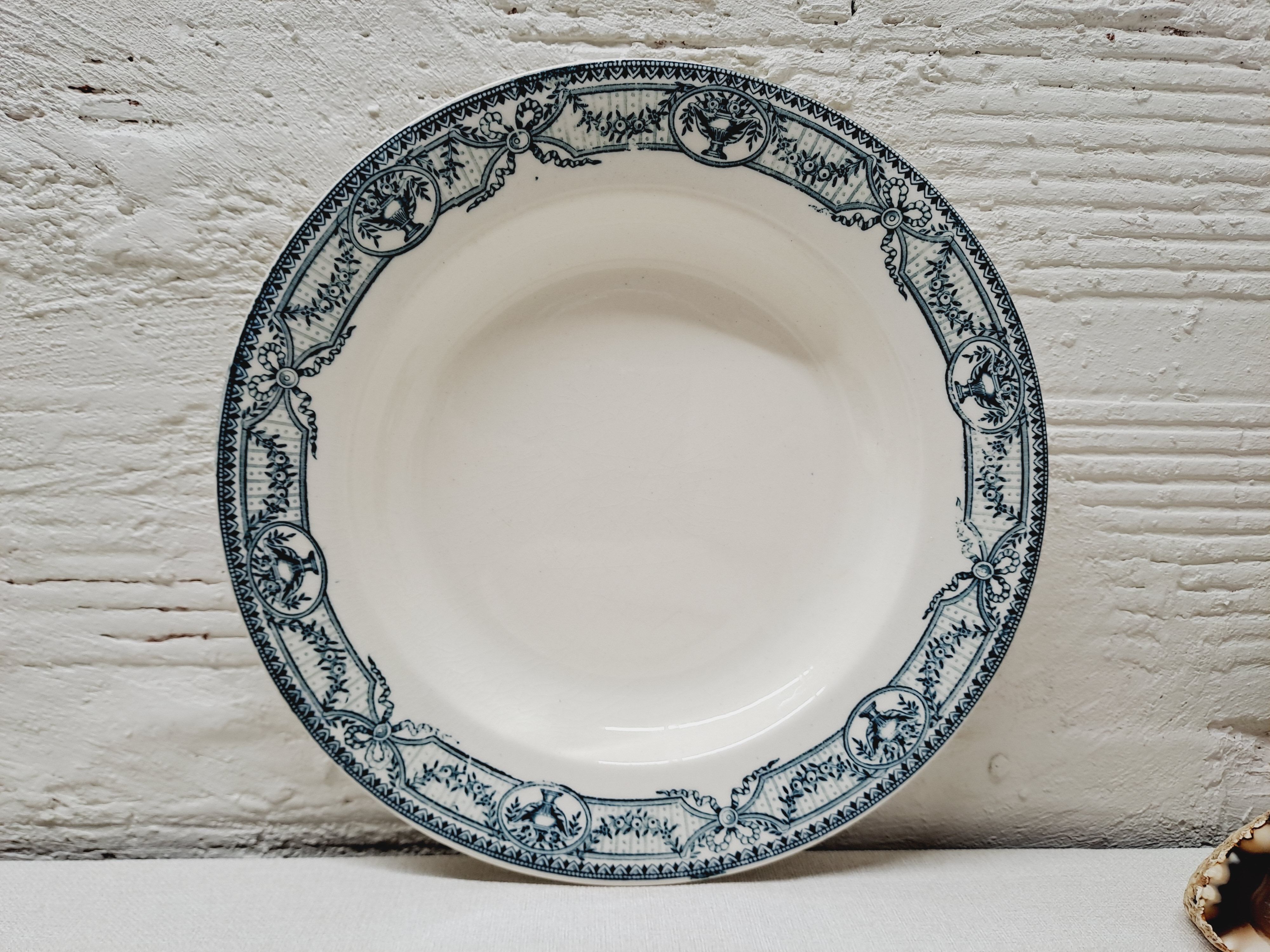 Set of 6 hollow plates Terre de Fer