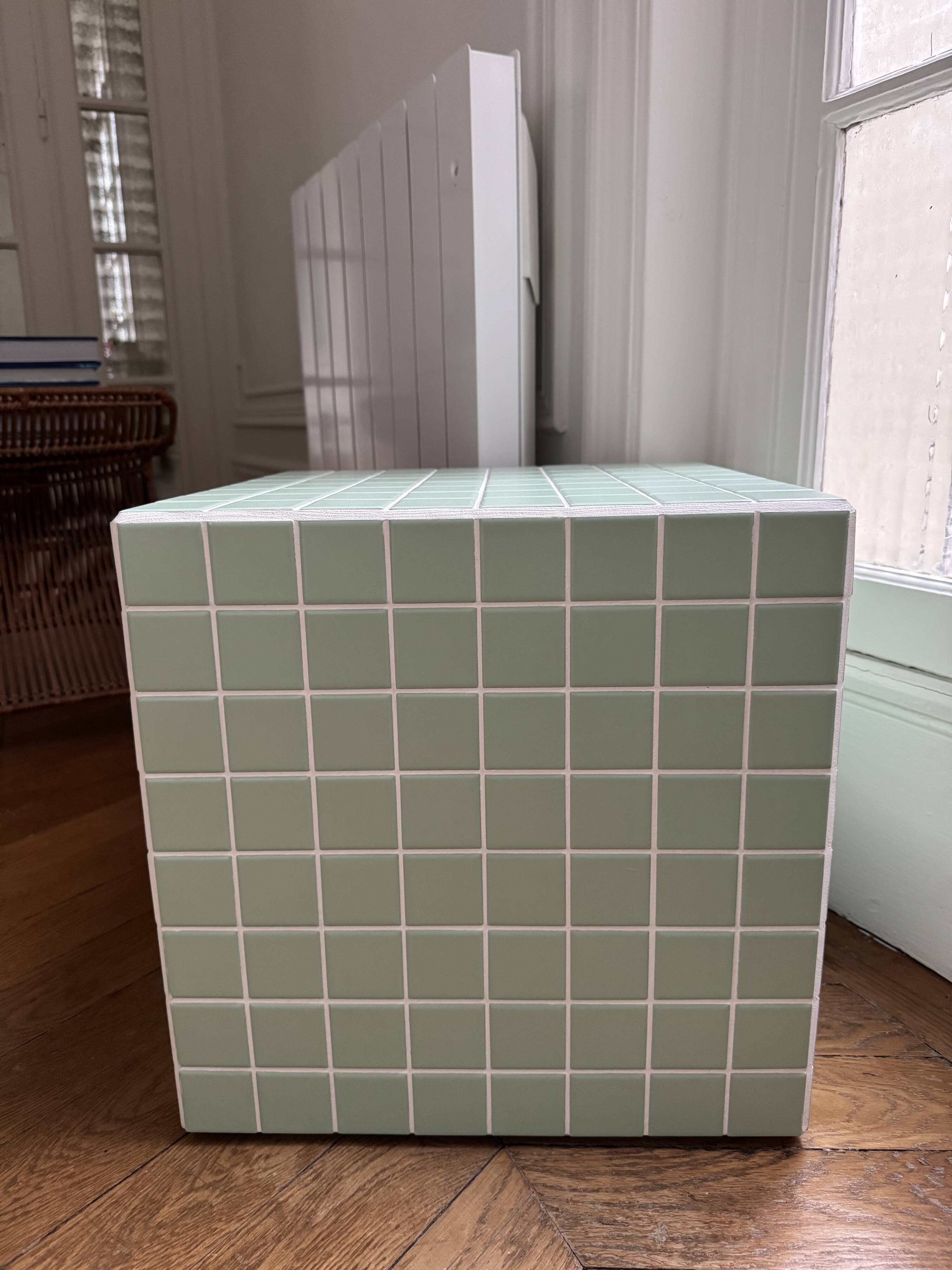 Cube side table in ceramic 40x40cm
