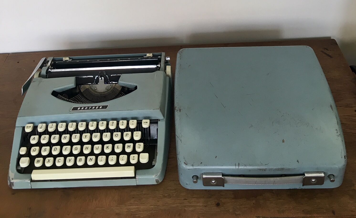 Machine à écrire portable brother 1960 bleu clair