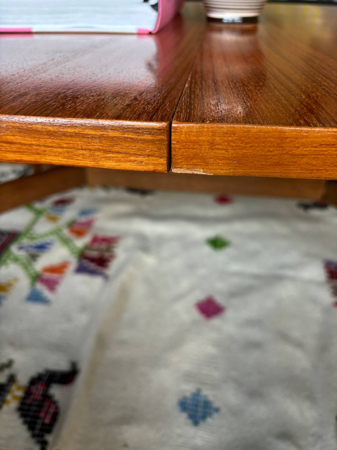 Smorrebrod lift-up coffee table