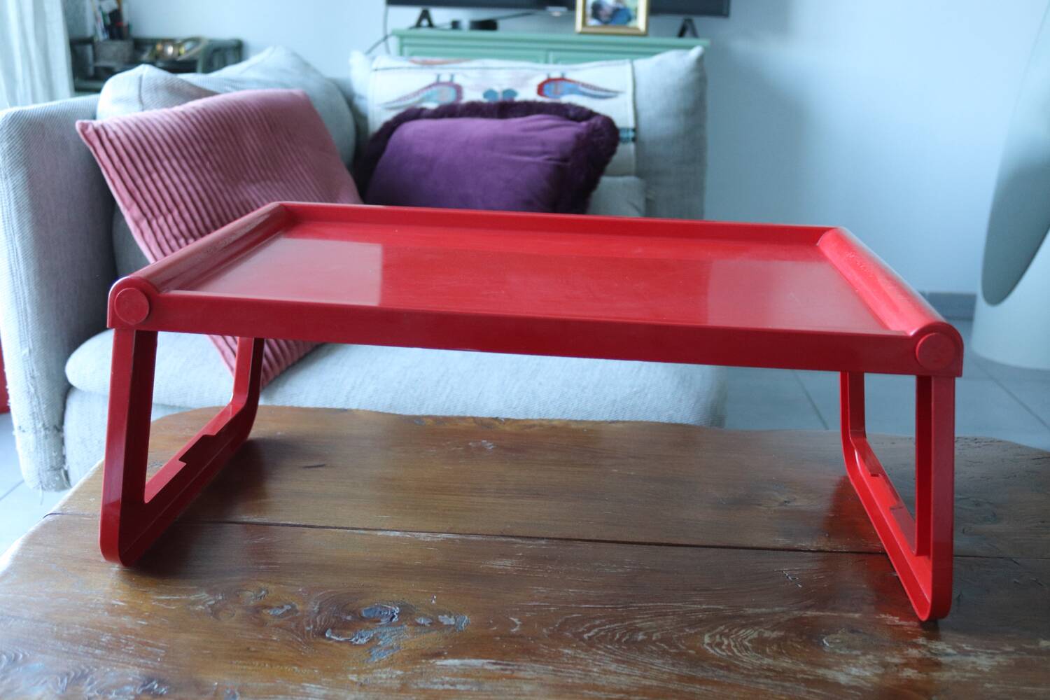 Folding tray Guzzini red – design Luigi Massoni – Italy, 1970s